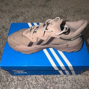 Adidas Ozweego Women's Sneakers